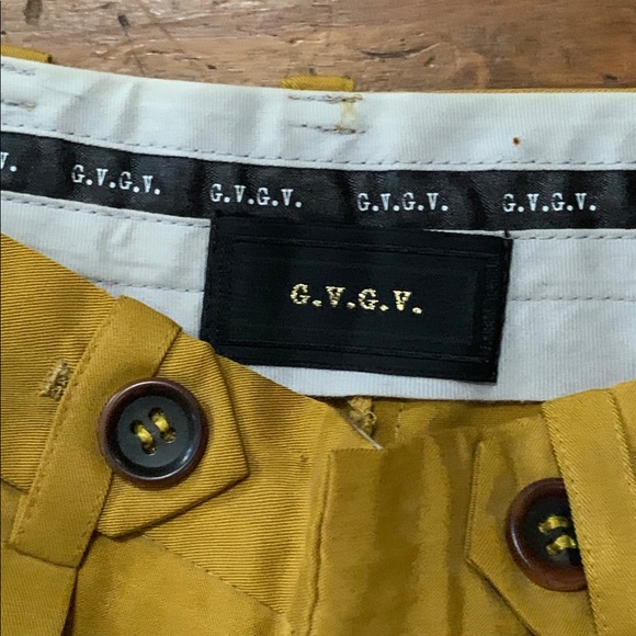 GVGV Mustard Pleated Short MADE IN JAPAN - Picture 3 of 3